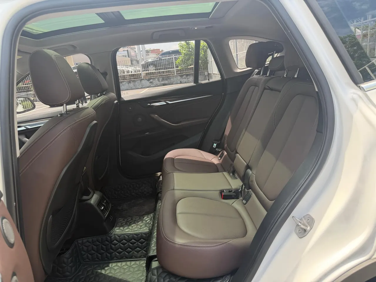 BMW 2022 X1 xDrive25Li 2.0T exclusive automatic gear 4