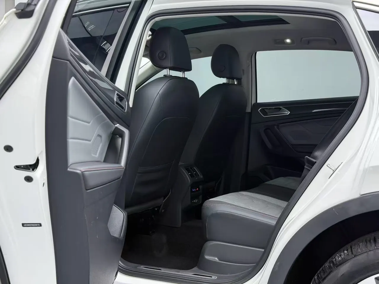 Volkswagen 2022 Tiguan X 2.0TSI 330TSI Two-Drive Respect Ultimate Automatic Gear 5
