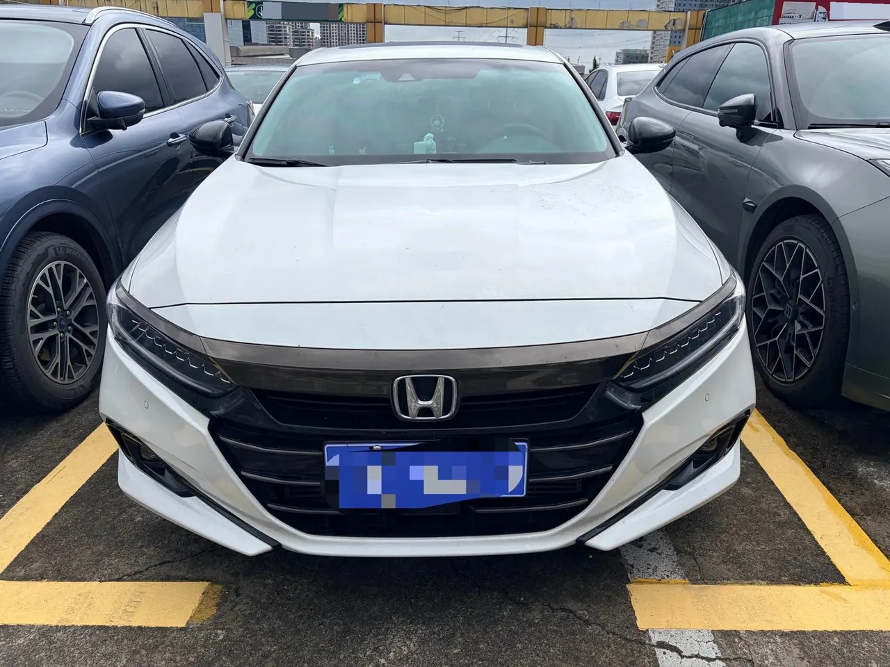 Honda 2022 10th Generation Accord 1.5T Stepless 260TURBO Magic Night Premium Edition Automatic Gear 3