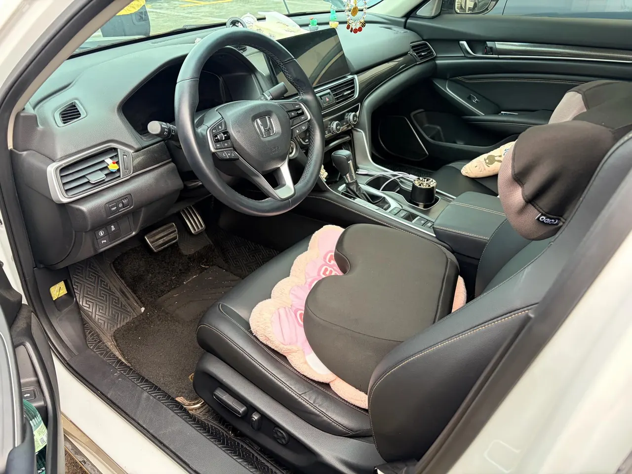 Honda 2022 10th Generation Accord 1.5T Stepless 260TURBO Magic Night Premium Edition Automatic Gear 4