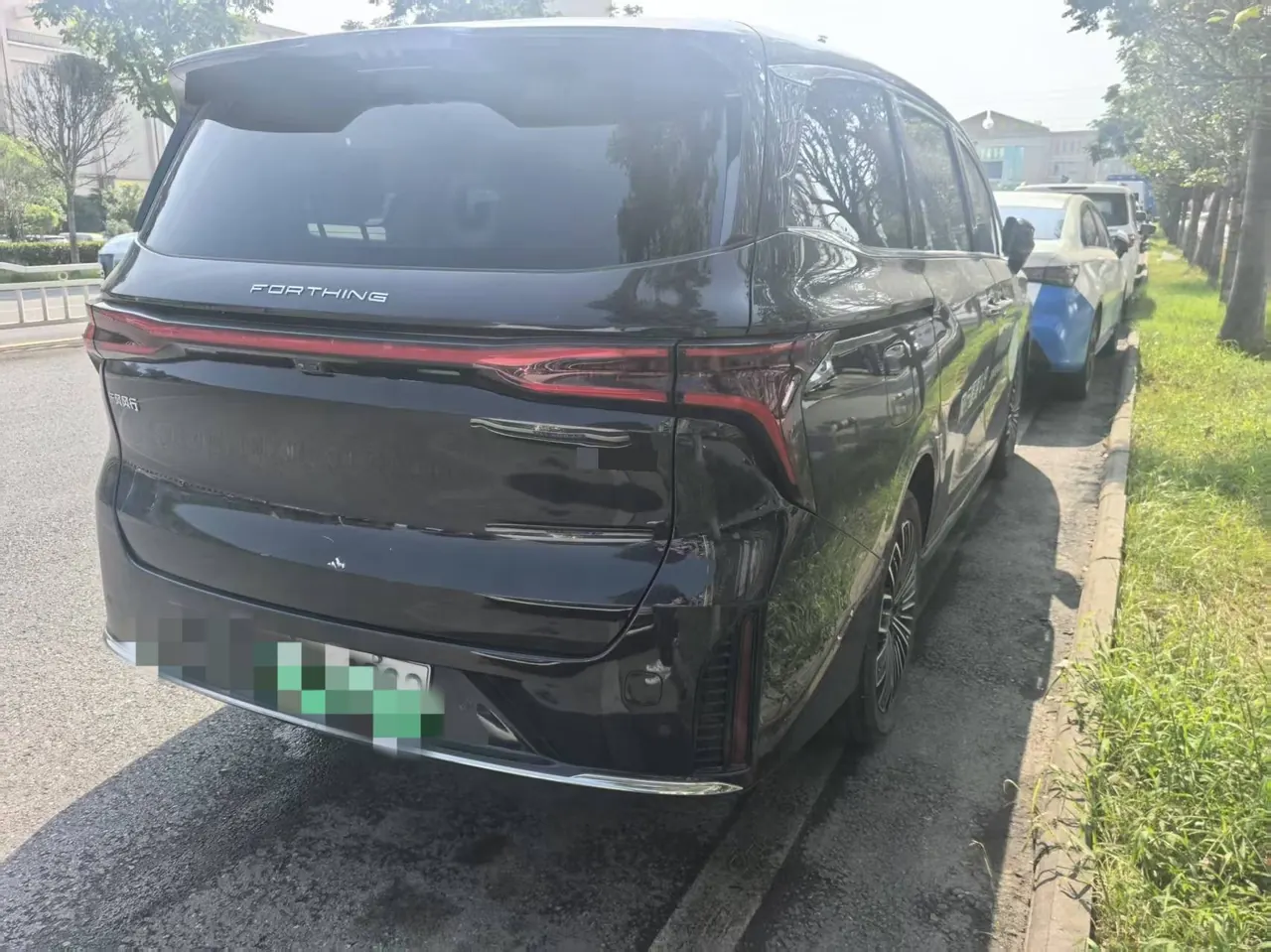 Forthing 2024 Xinghai V9 1.5TD 200km Qingyun Ladder Series Flagship Automatic Gear 4