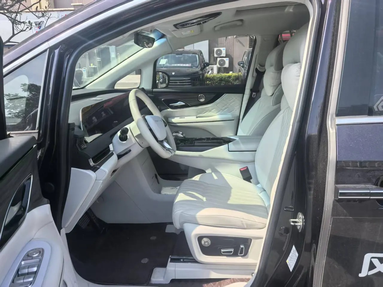 Forthing 2024 Xinghai V9 1.5TD 200km Qingyun Ladder Series Flagship Automatic Gear 7