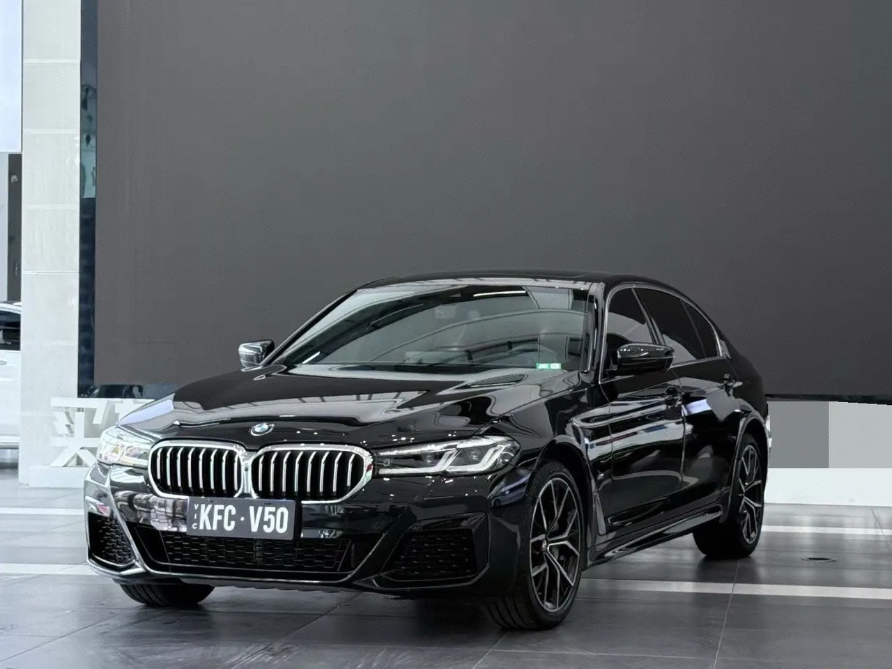Open image lightbox: BMW 5 Series 2021 530Li 2.0T Exclusive M Sports Suit Automatic Gear