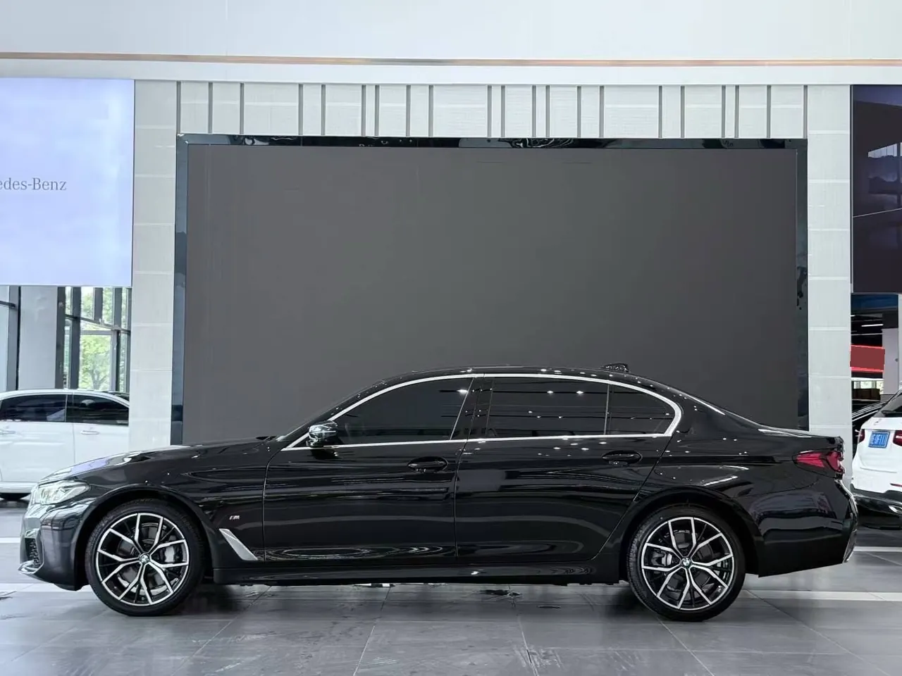 BMW 5 Series 2021 530Li 2.0T Exclusive M Sports Suit Automatic Gear 3