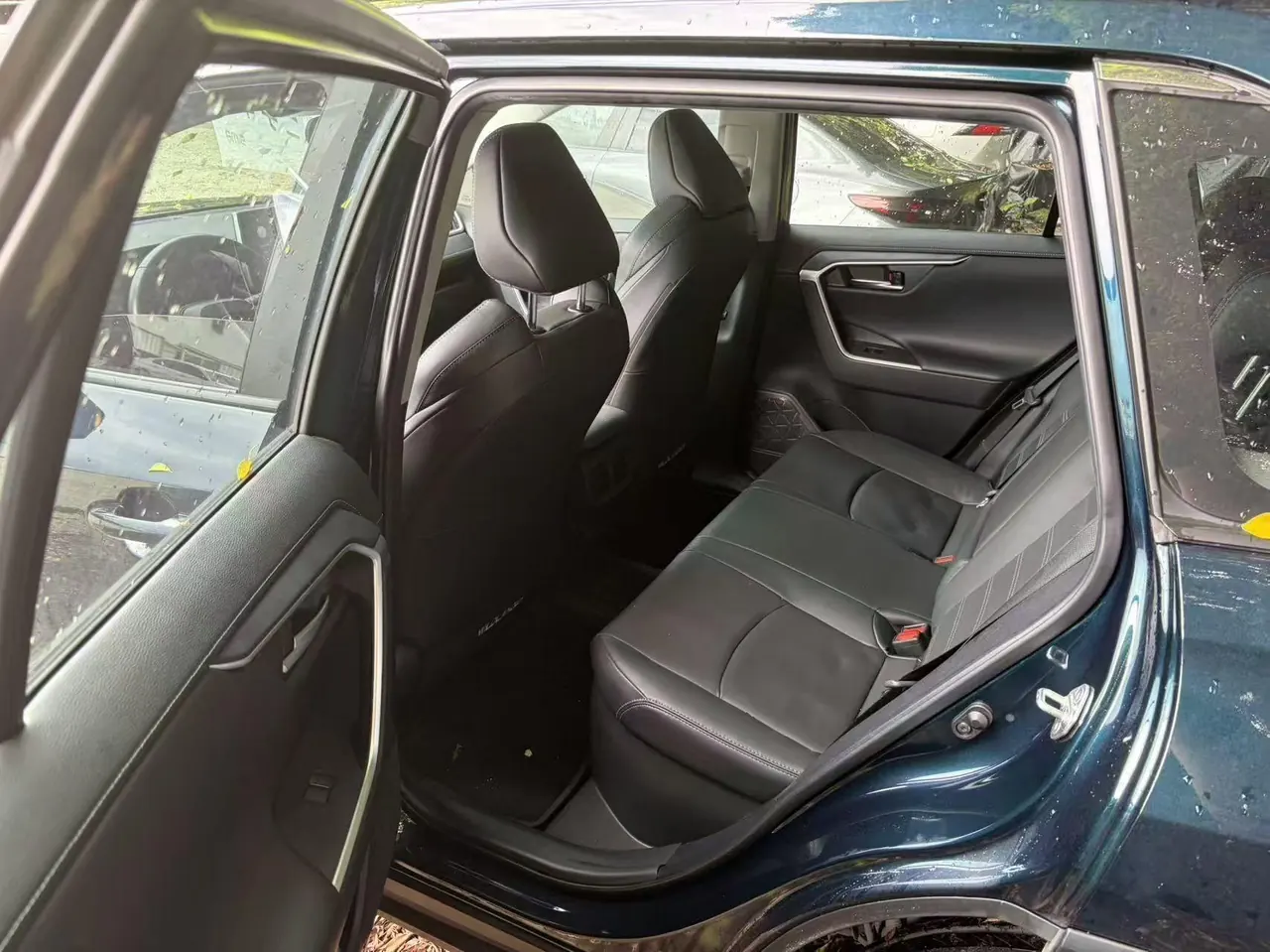 Toyota 2022 Weilanda Dual Engine 2.5 Stepless Four-wheel Drive Luxury PLUS Edition Automatic Gear 3