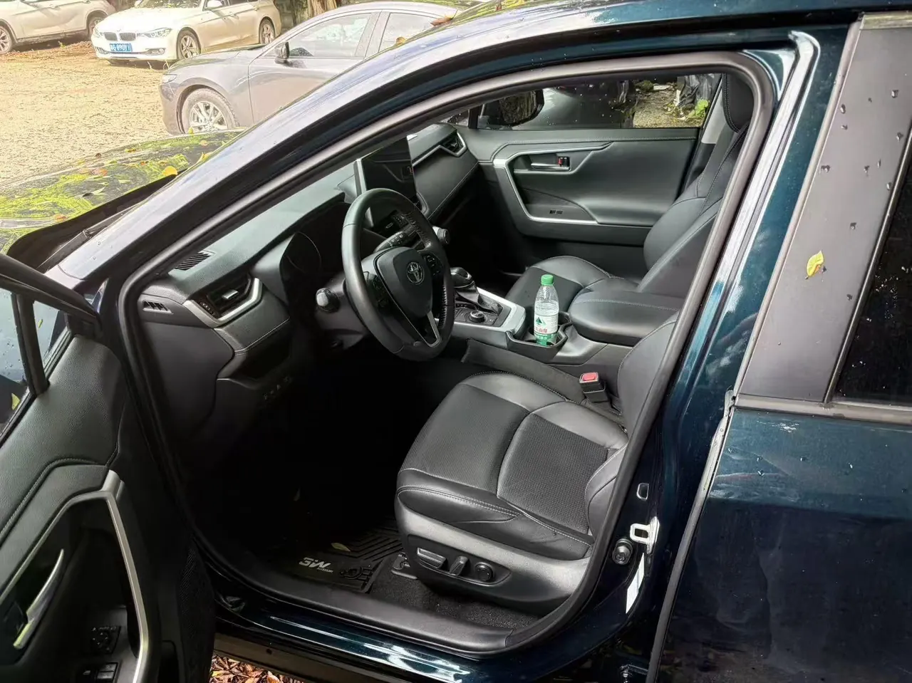Toyota 2022 Weilanda Dual Engine 2.5 Stepless Four-wheel Drive Luxury PLUS Edition Automatic Gear 4