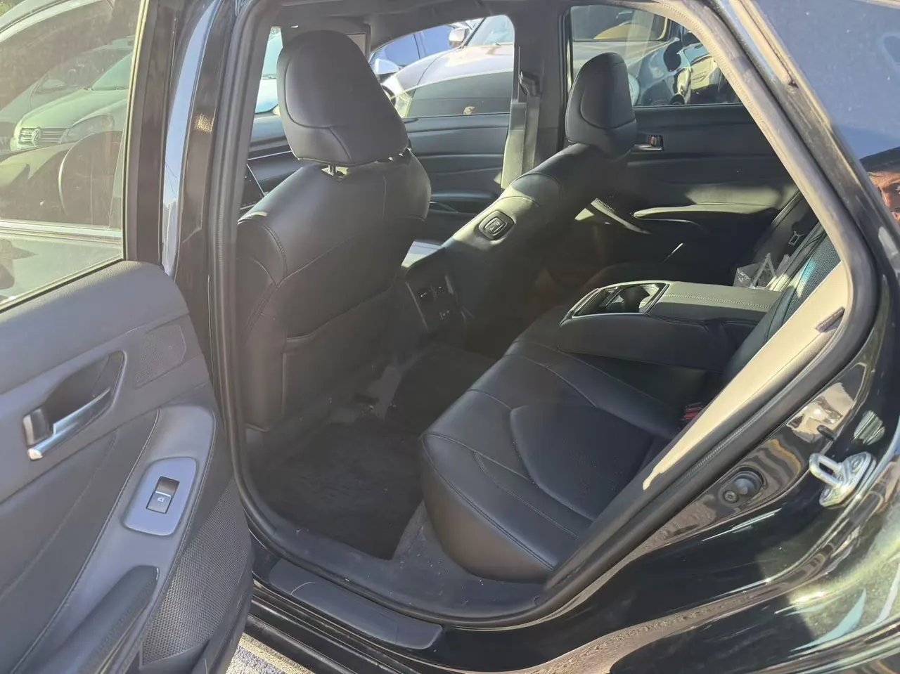 Toyota 2022 Asian Dragon 2.5 Touring Premium Edition Automatic 3