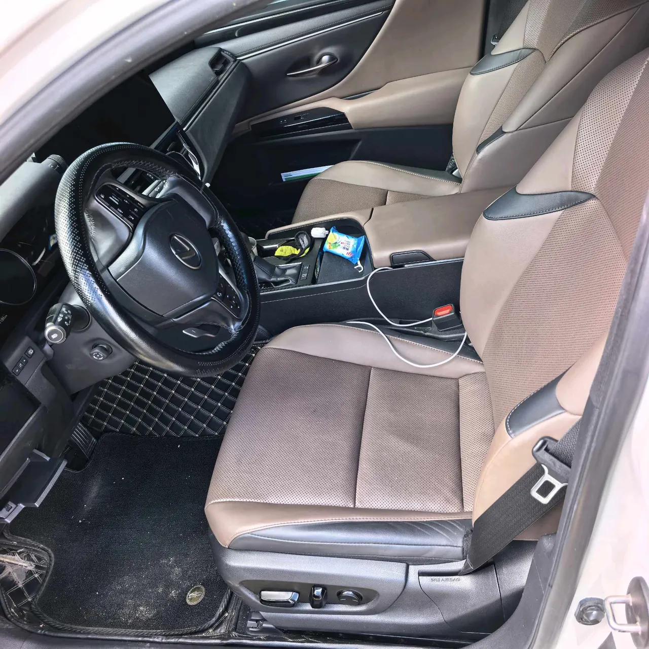 Lexus ES (Imported) 2023 ES200 2.0 Stepless Premium Edition Automatic Gear 3