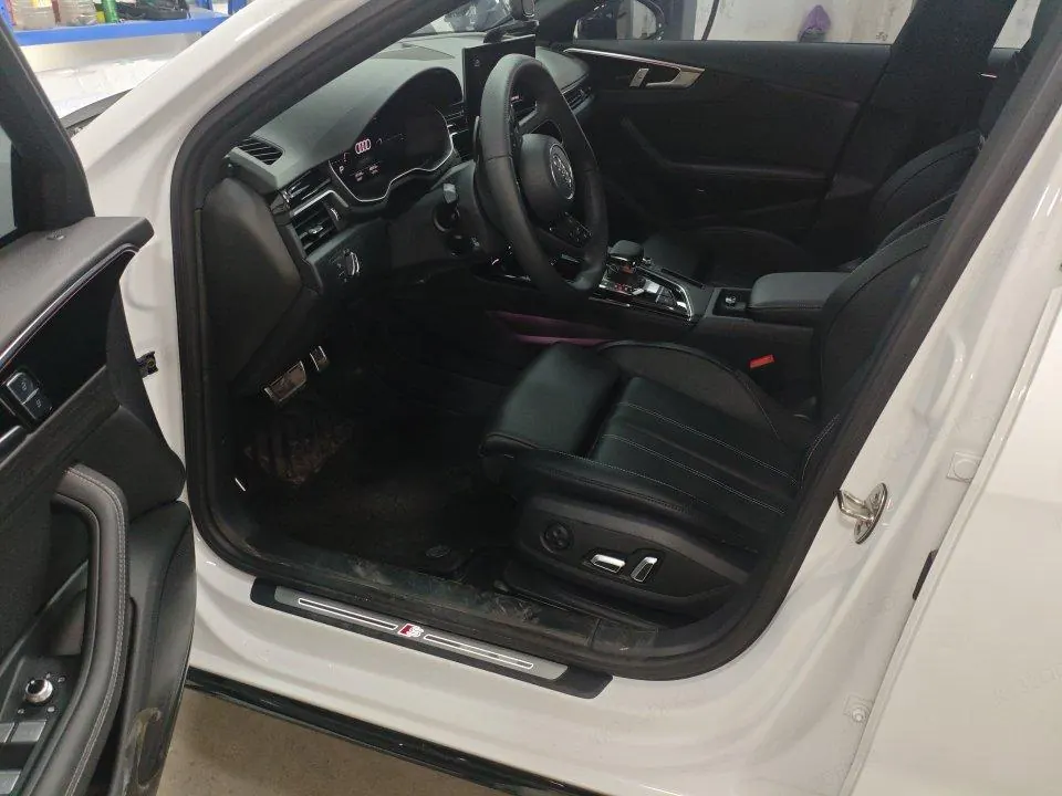 Audi 2024 A4L 2.0TFSI 40TFSI Deluxe Dynamic Automatic 6