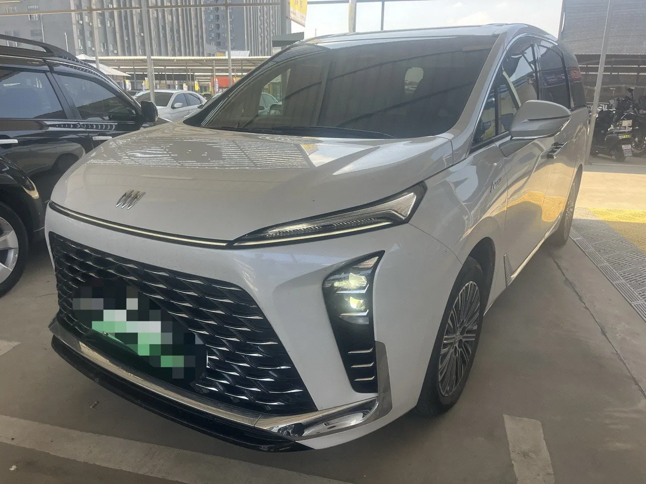 打开图片灯箱:Buick 2024 GL8 Lu Zun PHEV 1.5T Exclusive Edition 7-seat Automatic Gear