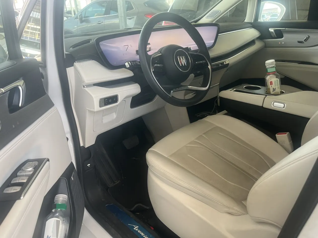 Buick 2024 GL8 Lu Zun PHEV 1.5T Exclusive Edition 7-seat Automatic Gear 3