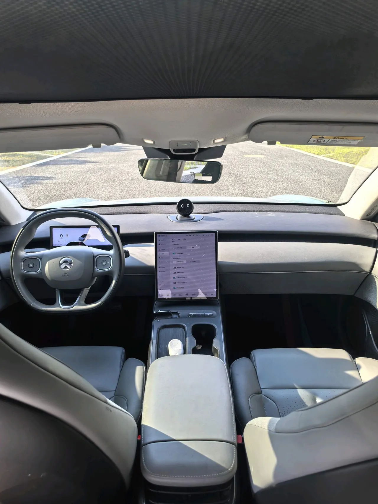 NIO 2022 ET5 75kWh automatic gear 3