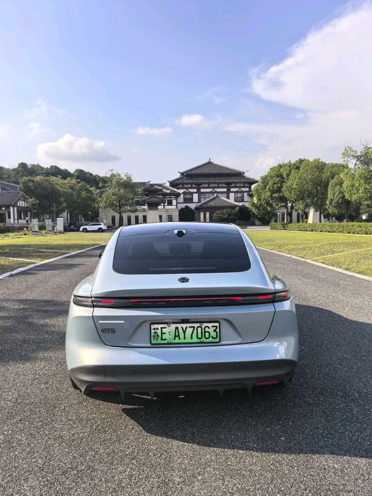 NIO 2022 ET5 75kWh automatic gear 9