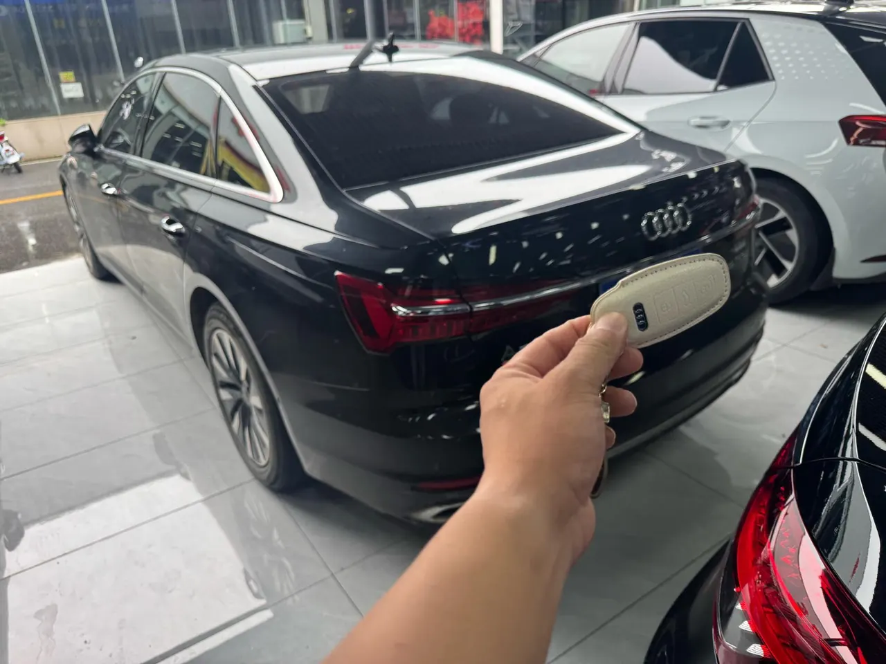 Audi 2023 A6L 2.0TFSI 45TFSI Zhenzhiya Automatic Gear 2