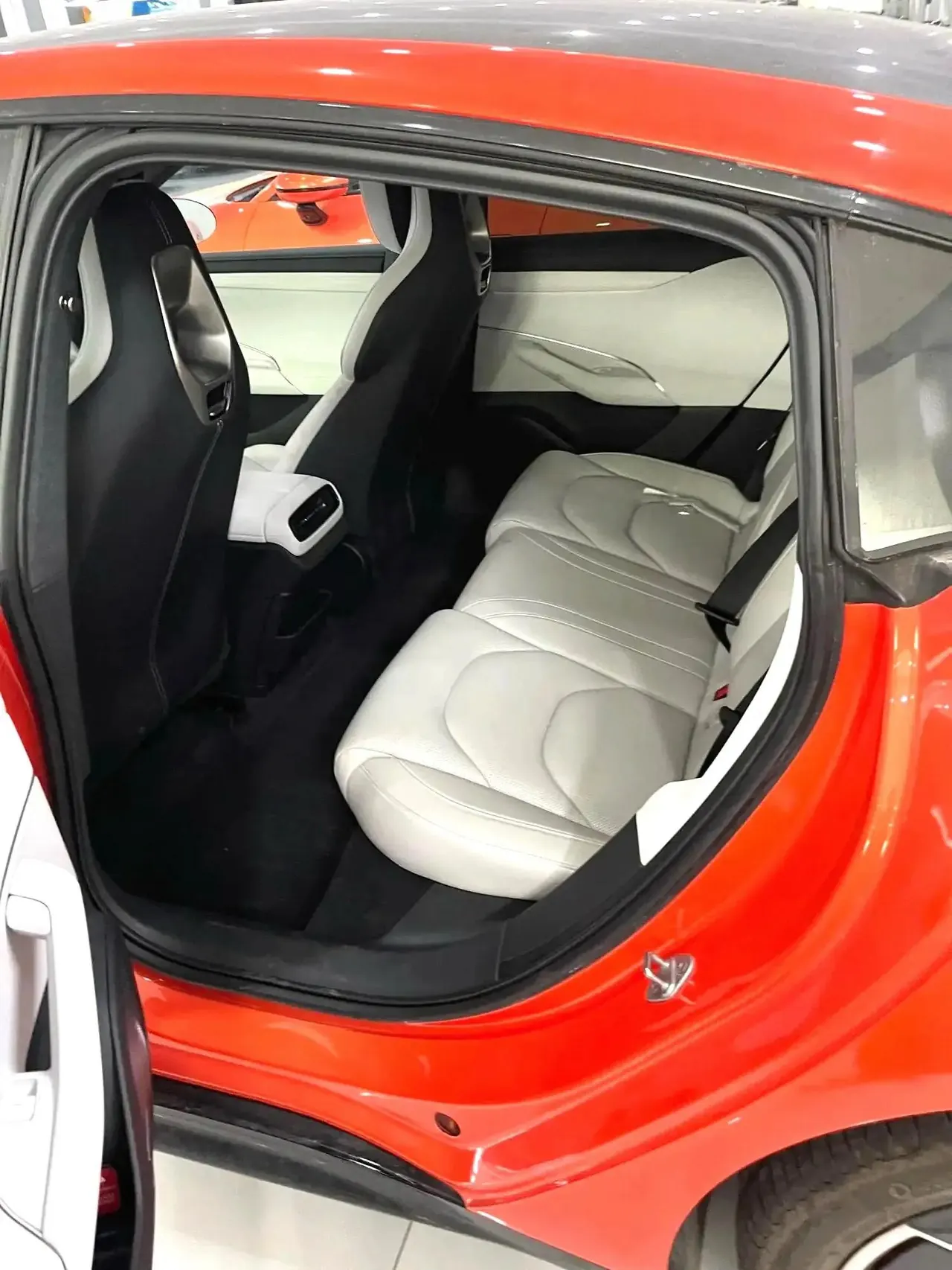 MI 2024 SU 7 700km Rear Drive Long Endurance Smart Driving Edition Automatic Gear 7