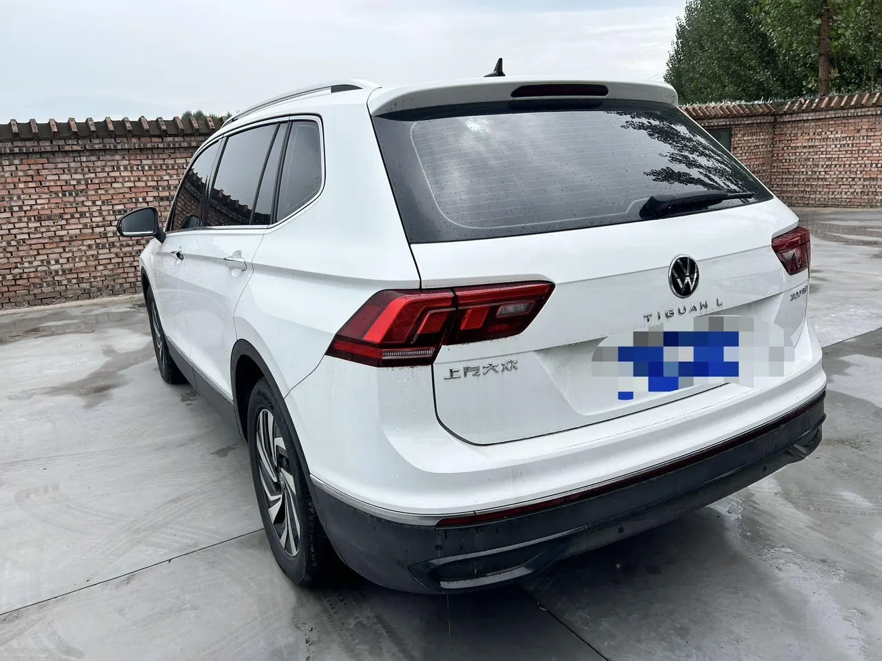 Volkswagen 2024 Tiguan L 1.5TSI 300TSI Two‑Wheel‑Drive Longteng Edition Automatic Transmission 5