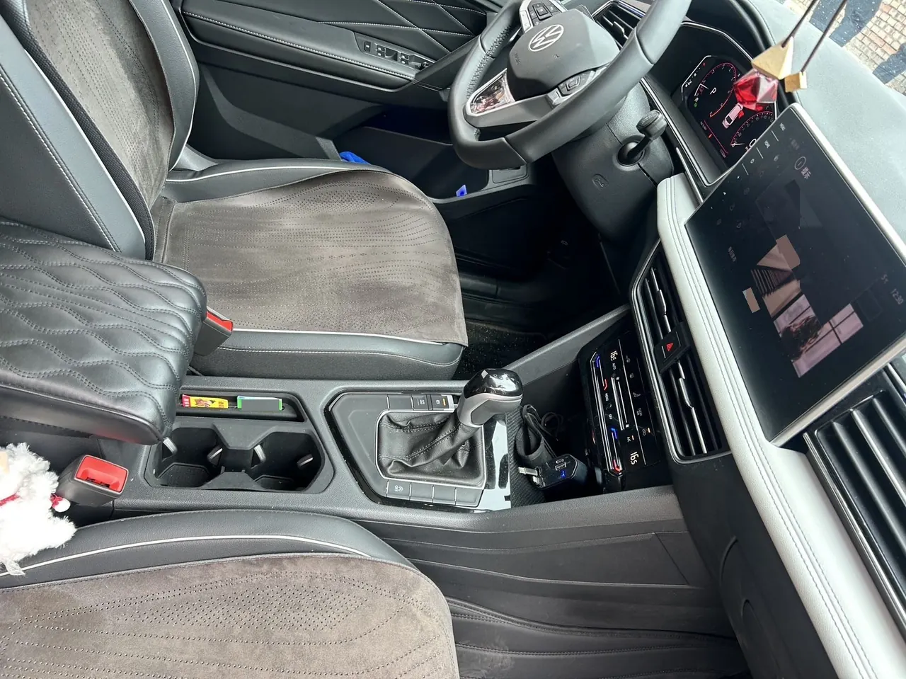 Volkswagen 2024 Tiguan L 1.5TSI 300TSI Two‑Wheel‑Drive Longteng Edition Automatic Transmission 6