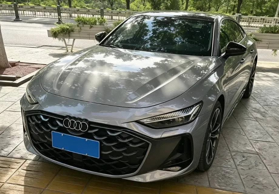 Open image lightbox: Audi 2026 A5L Sportback 2.0TFSI Quattro exclusive automatic transmission