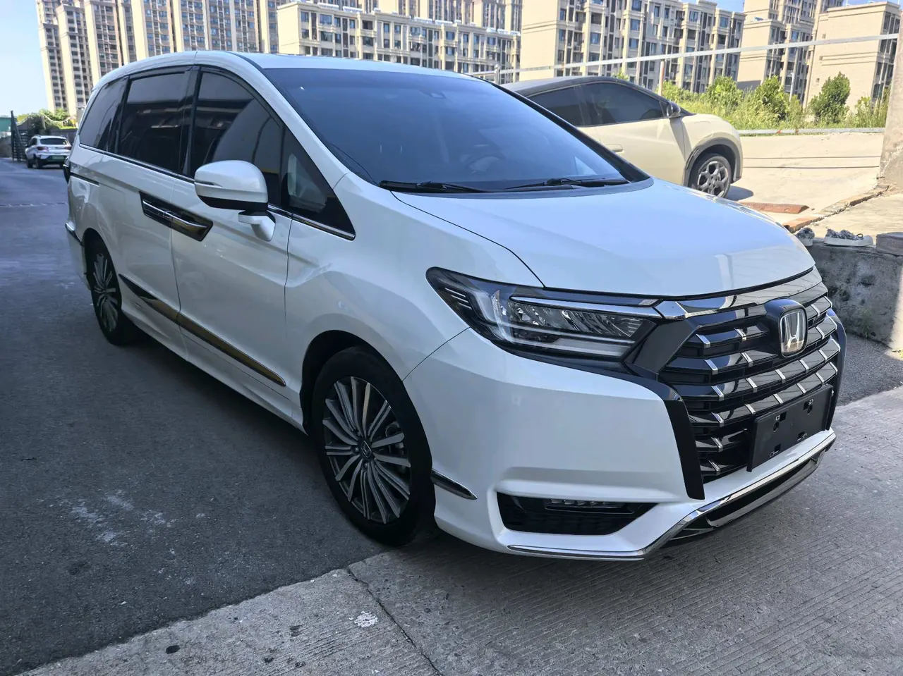 Honda 2022 Ailishen Hybrid 2.0 Stepless Deluxe First Edition Automatic Gear 3