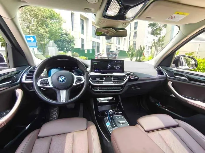 BMW 2022 iX3 leading automatic 2