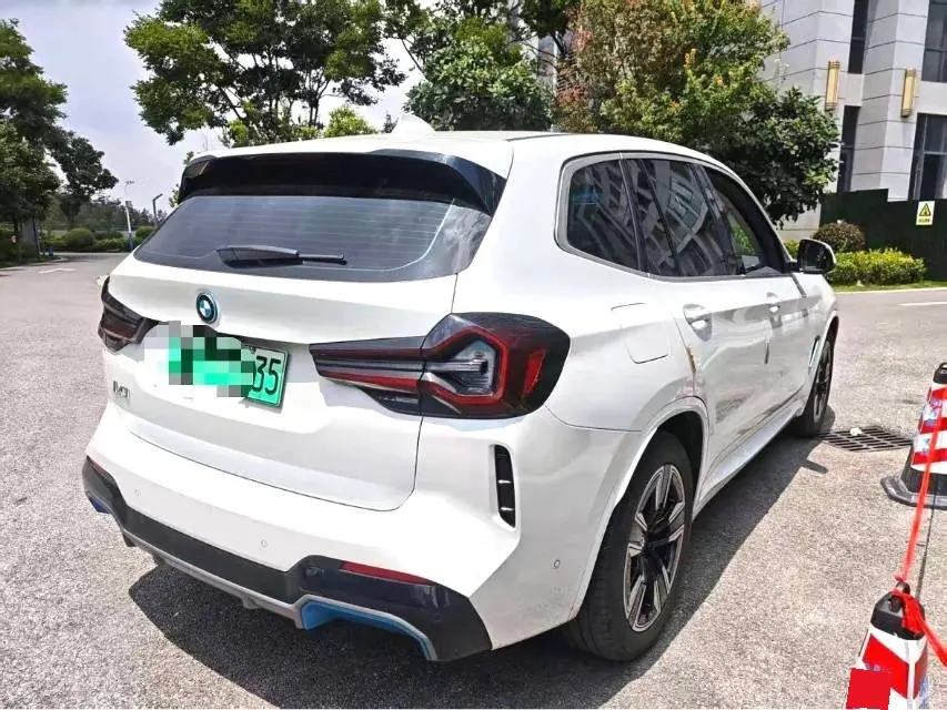 BMW 2022 iX3 leading automatic 6