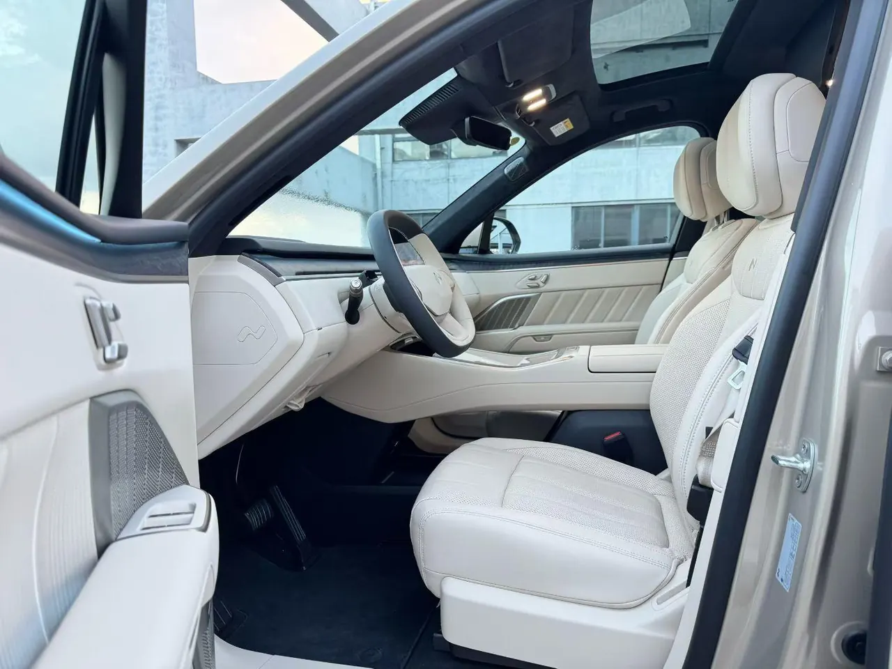 ONVO 2026 L90 Max six-seat automatic gear 2
