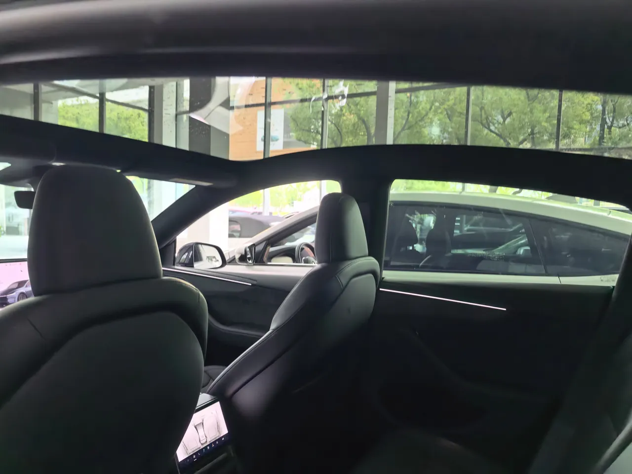 Tesla 2026 Model Y long endurance all-wheel drive version automatic transmission 5