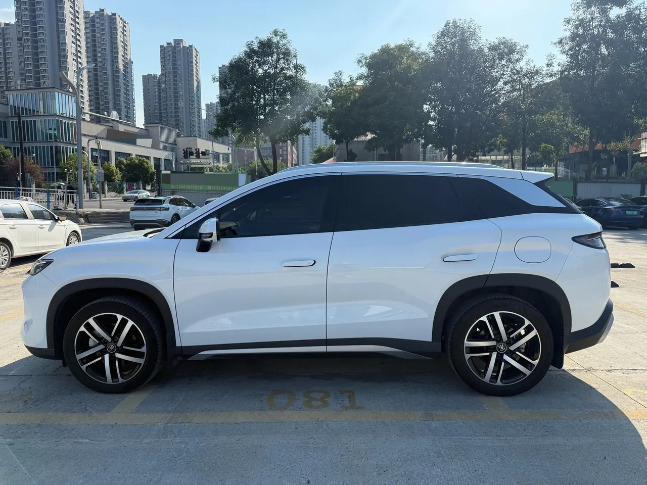BYD 2024 Song L DM-i 1.5 Stepless 112km Exceed Automatic Transmission 4