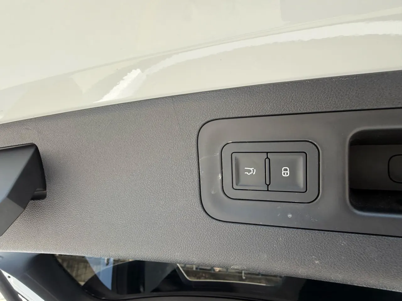 BYD 2024 Song L DM-i 1.5 Stepless 112km Exceed Automatic Transmission 8