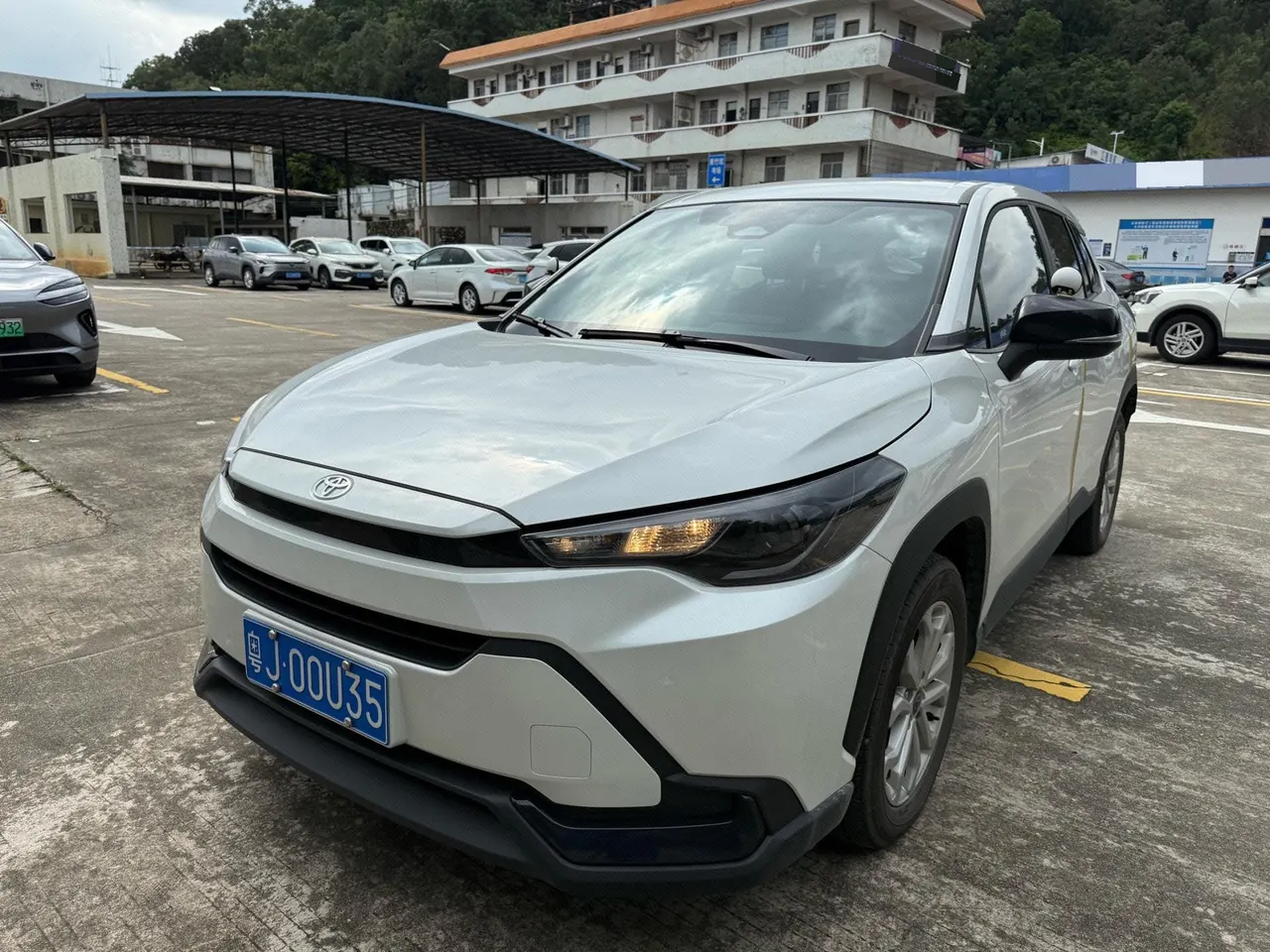 Open image lightbox: Toyota 2025 Front Landa 2.0 Stepless Elite plus Edition Automatic Gear