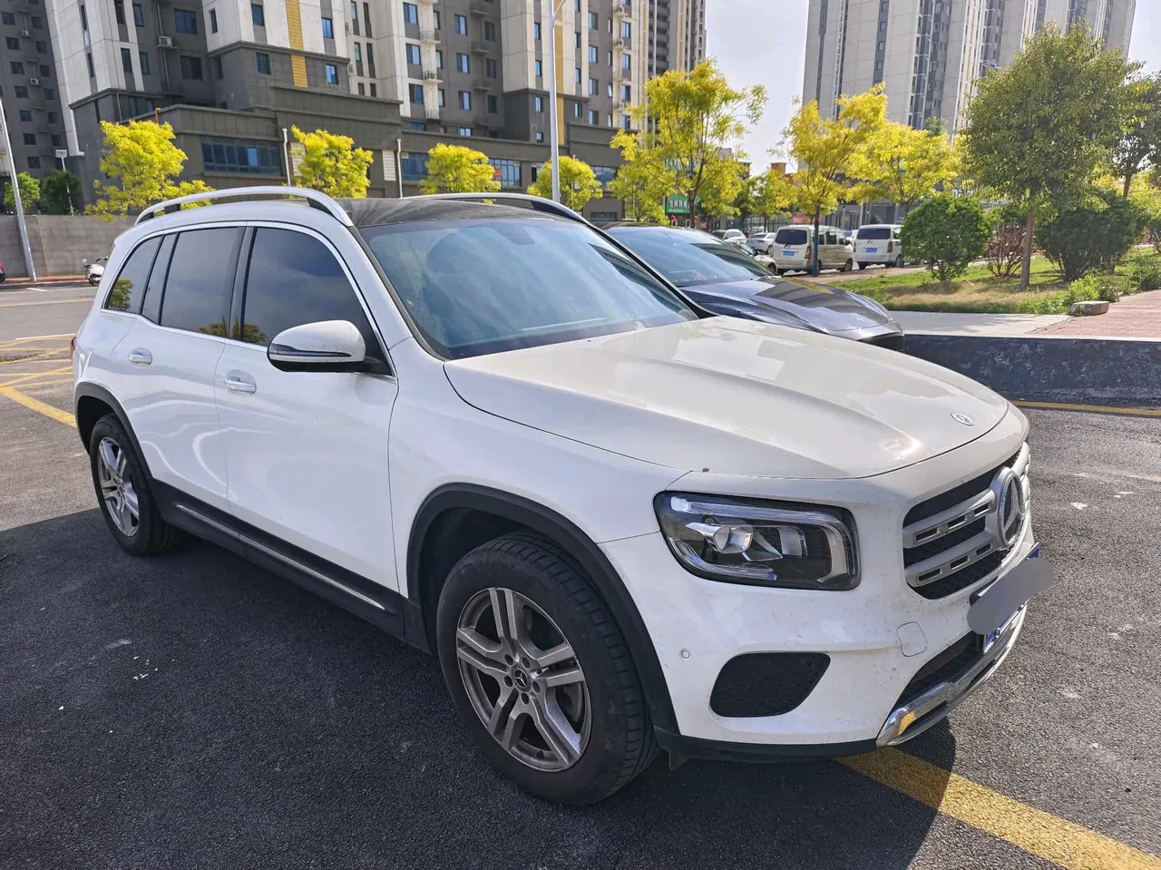 Mercedes Benz 2023 GLB 220 2.0T Dynamic Automatic 3