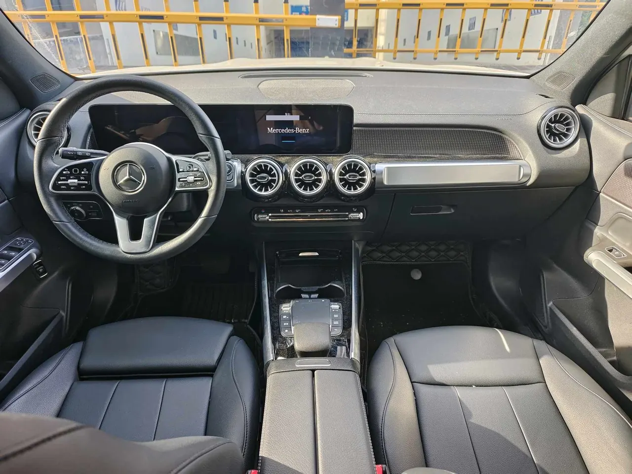 Mercedes Benz 2023 GLB 220 2.0T Dynamic Automatic 7
