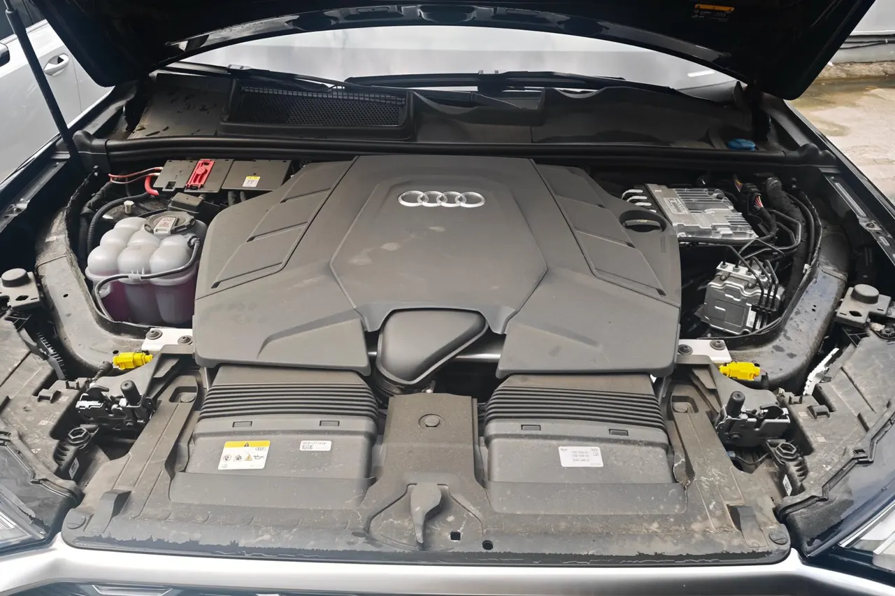 Audi Q7 (Imported) 2025 Q7 48V 3.0TFSI 55TFSI Quattro S line Black Samurai Automatic Gear 5