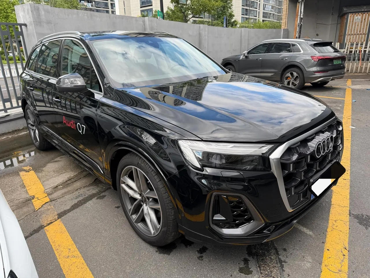 Audi Q7 (Imported) 2025 Q7 48V 3.0TFSI 55TFSI Quattro S line Black Samurai Automatic Gear 9