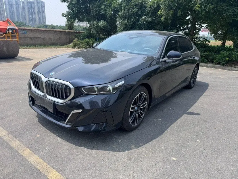 打开图片灯箱:BMW 5 series 2024 530Li 48V 2.0T exclusive m sports suit automatic gear