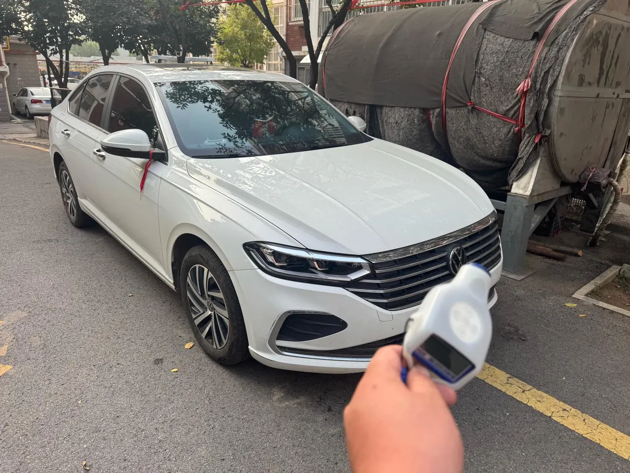Volkswagen 2024 LaVida 1.5 5 Million Edition Automatic 3