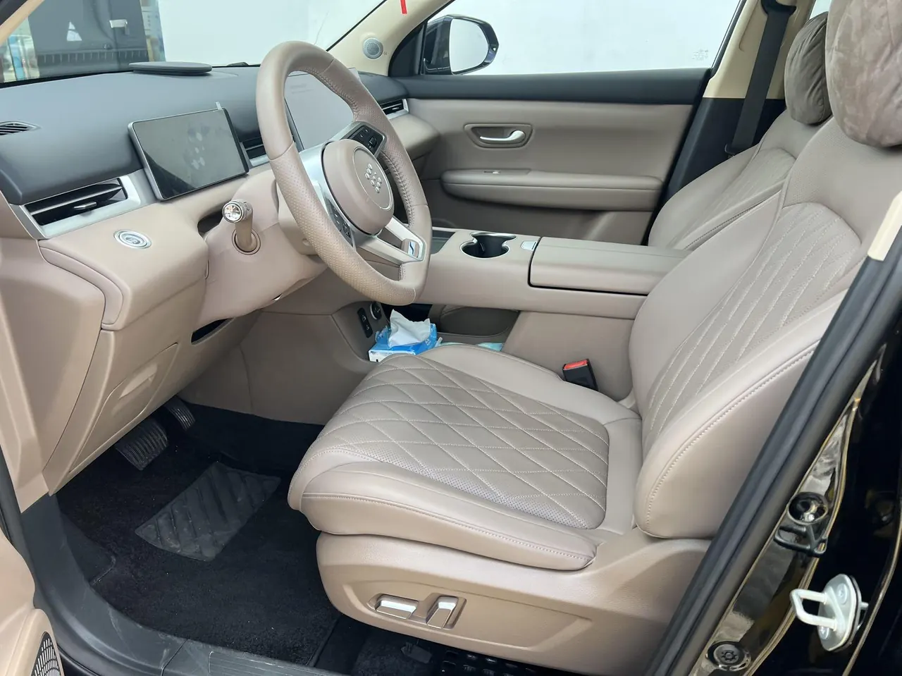 LanDian 2026 LanDian E5 PLUS 1.5 Stepless Standard Endurance Four-wheel Drive Performance Edition Ultra5 Seat Automatic Transmission 2