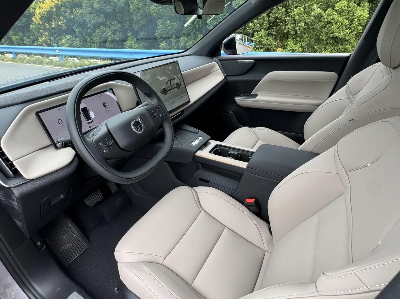 Volvo 2026 XC70 1.5T Two-Drive Long Endurance Core Automatic Gear 4