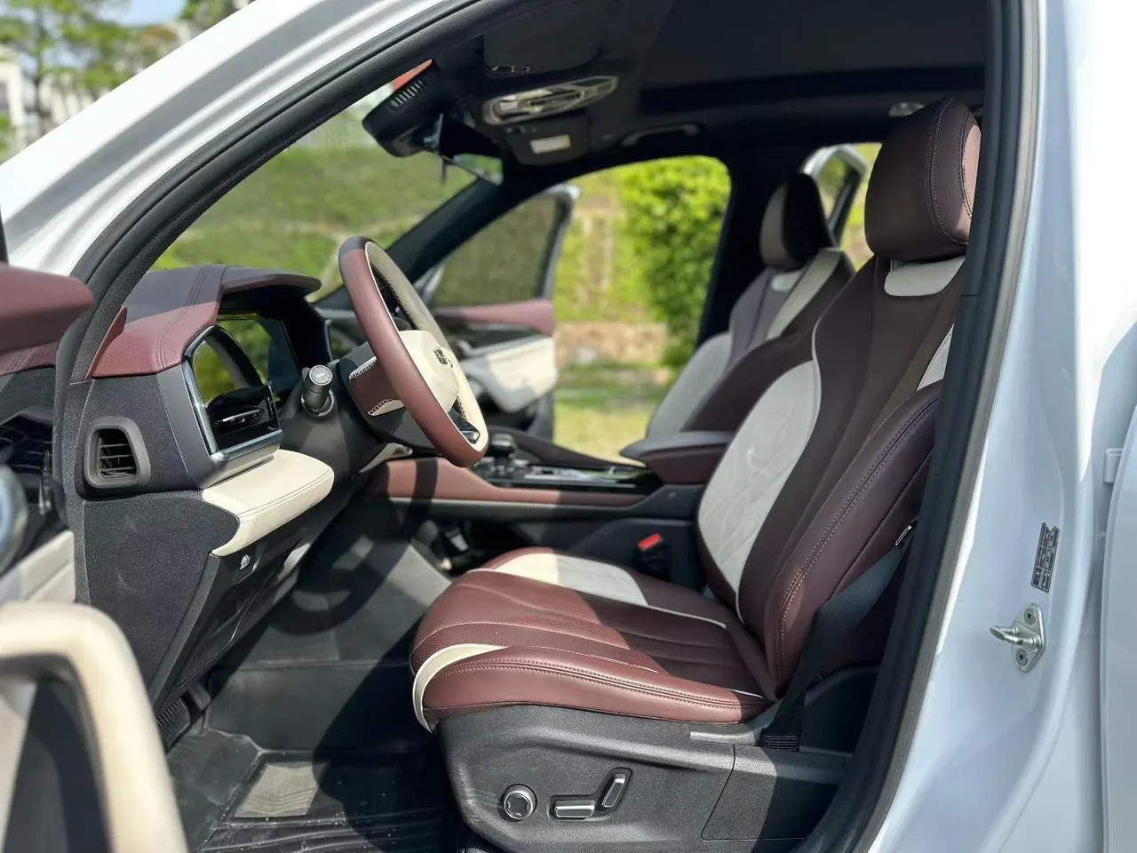 Geely 2024 XingyueL (Monjaro) 2.0TD high-power two-wheel drive cloud version automatic gear 4