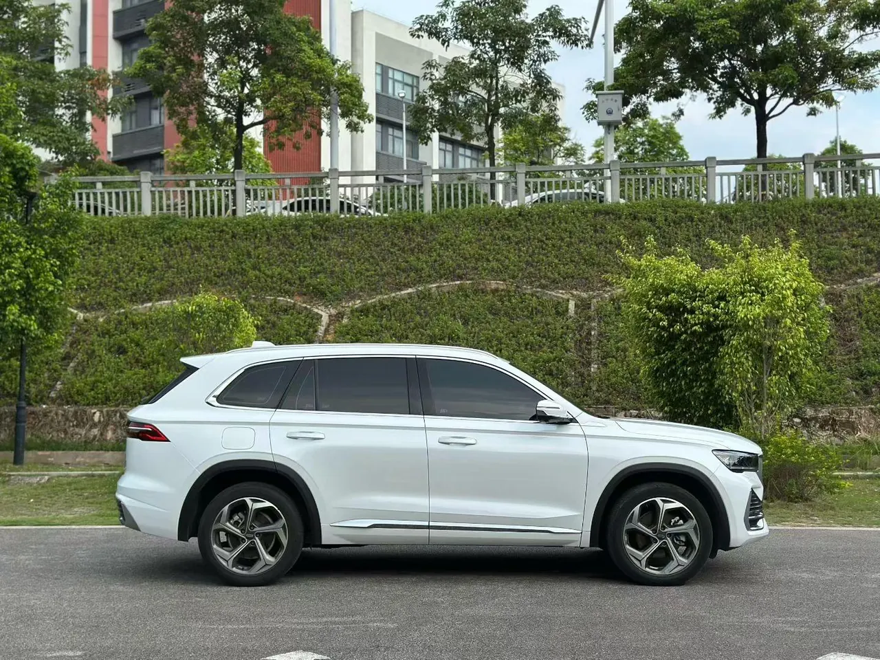 Geely 2024 XingyueL (Monjaro) 2.0TD high-power two-wheel drive cloud version automatic gear 8