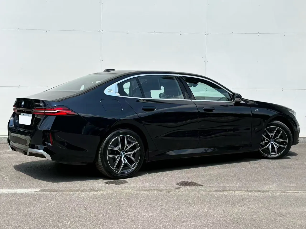 BMW 2025 i5 eDrive 40L M sports suit automatic gear 7