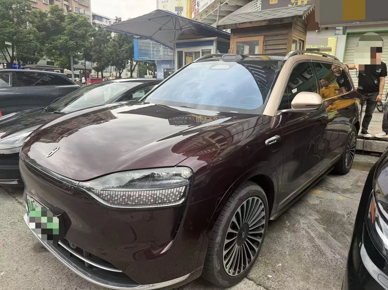 打开图片灯箱:AITO 2025 AITO M9 extended range Max version 52kWh 6-seat version (896-line laser Radar) automatic gear