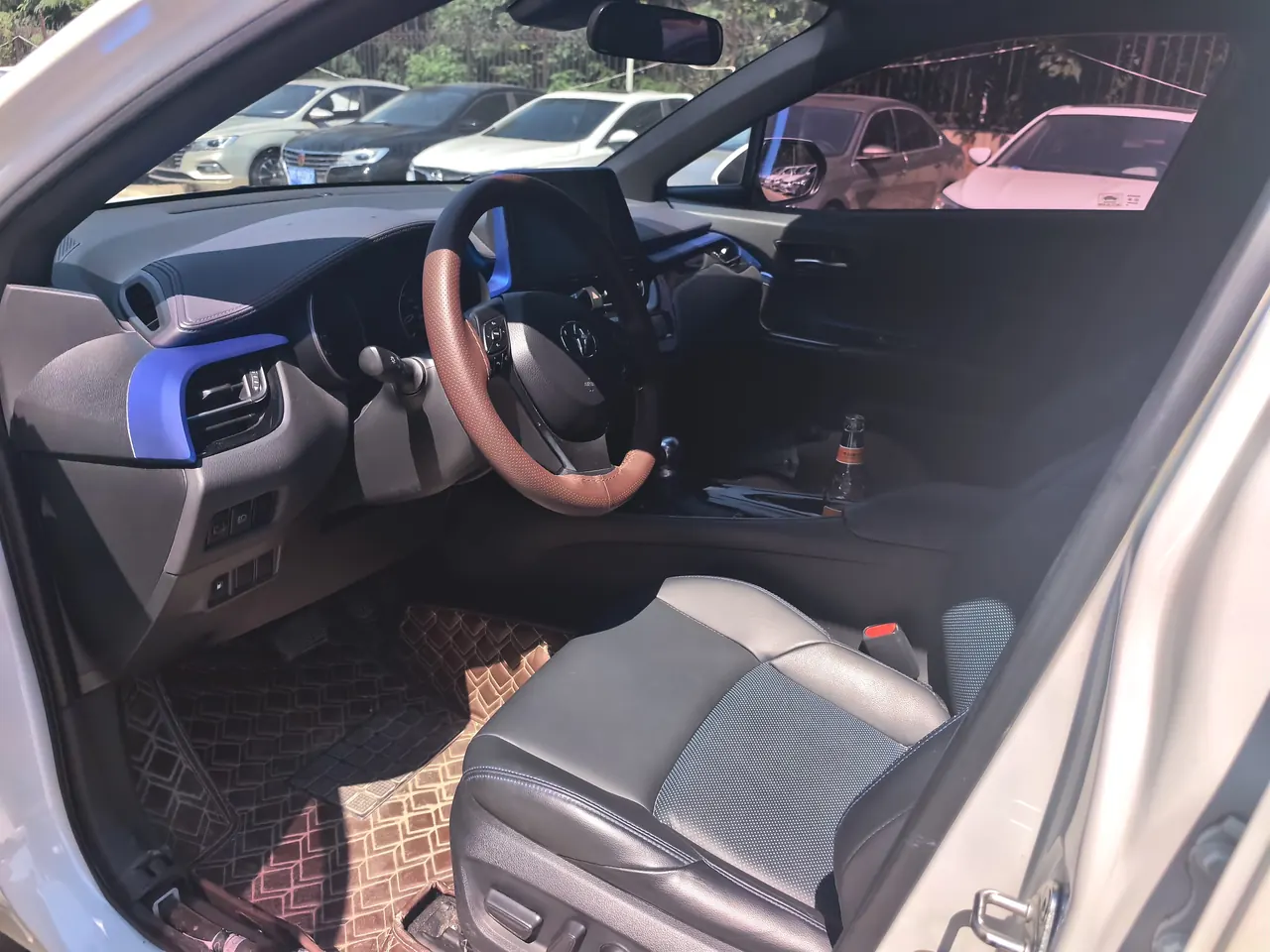 Toyota 2020 C- HR 2.0 stepless leading version of automatic gear 3