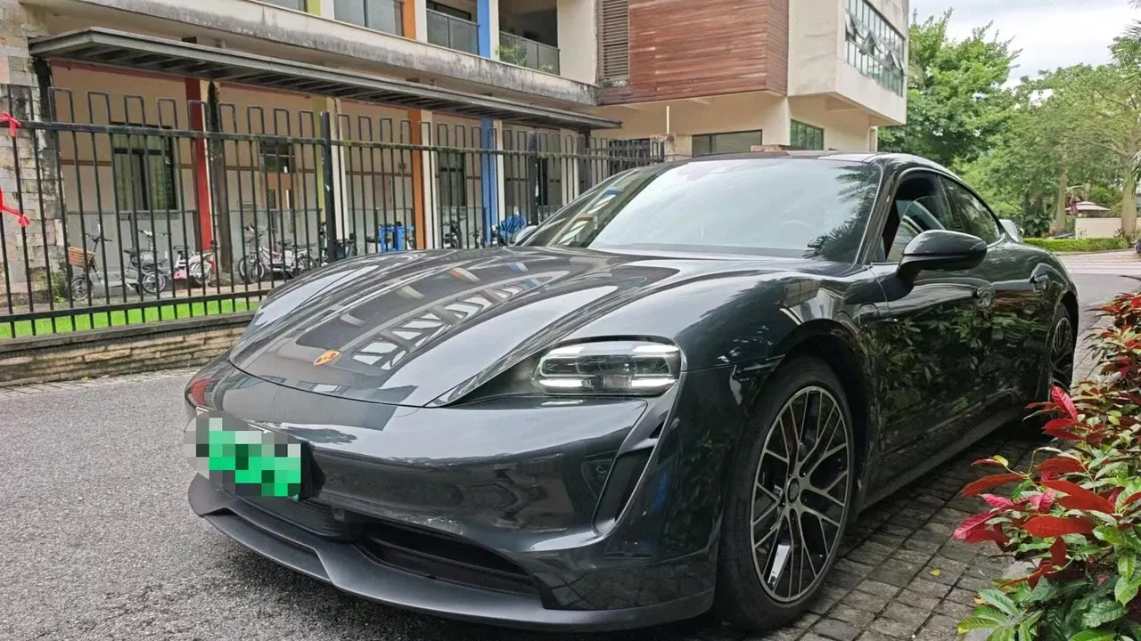 Porsche Taycan (Imported) 2020 Taycan Taycan Automatic - View 1