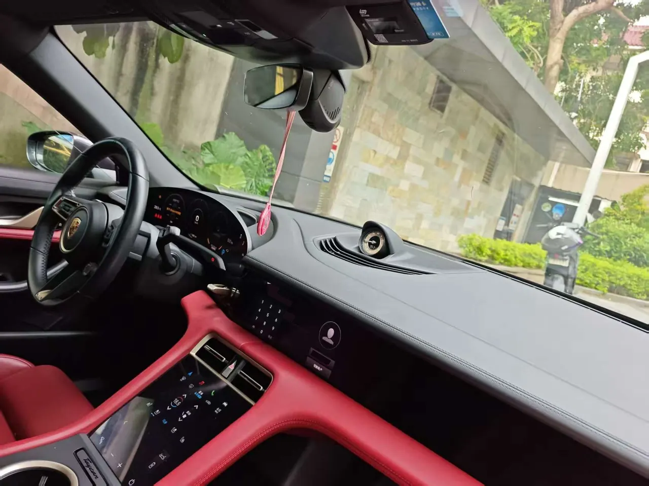 Porsche Taycan (Imported) 2020 Taycan Taycan Automatic 2