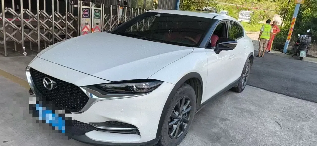 Open image lightbox: Mazda 2020 CX-4 100.00g Drive Blue Sky Leading Edition Automatic Gear