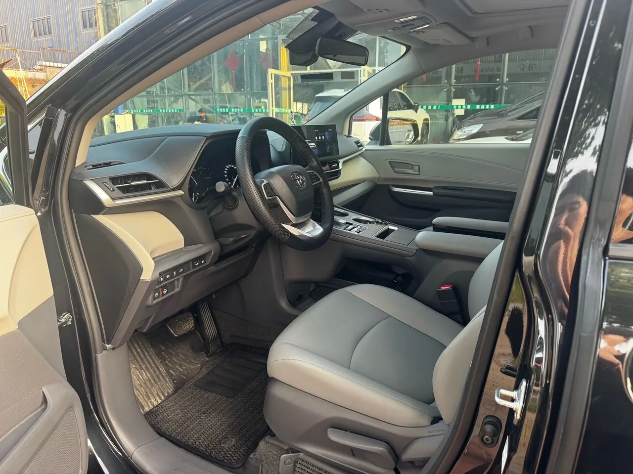 Toyota 2024 Grevia HYBRID 2.5 Stepless Comfort Edition Automatic Transmission 7