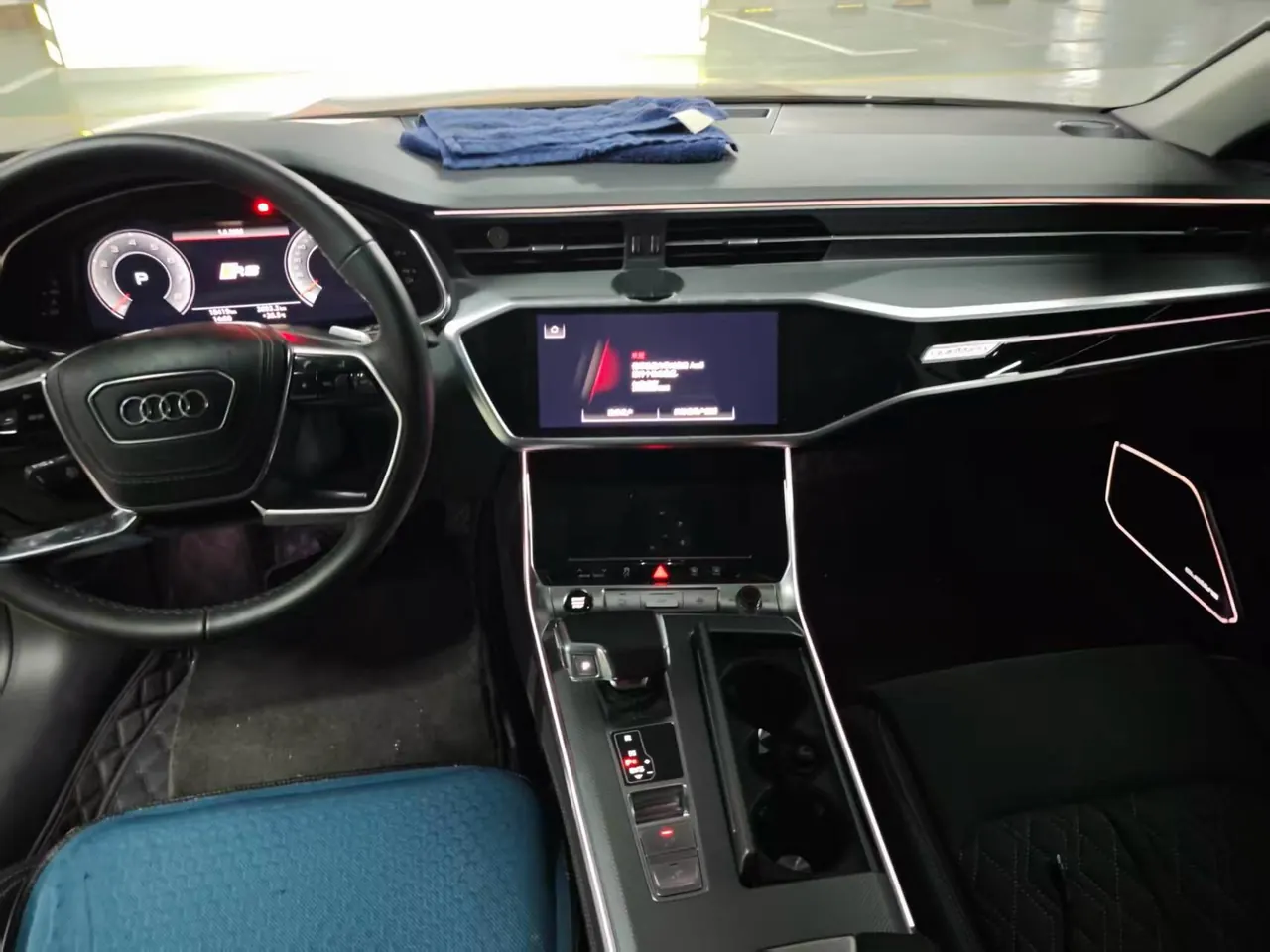 Audi 2024 A7L 2.0TFSI 45TFSI Quattro Luxury Automatic 2