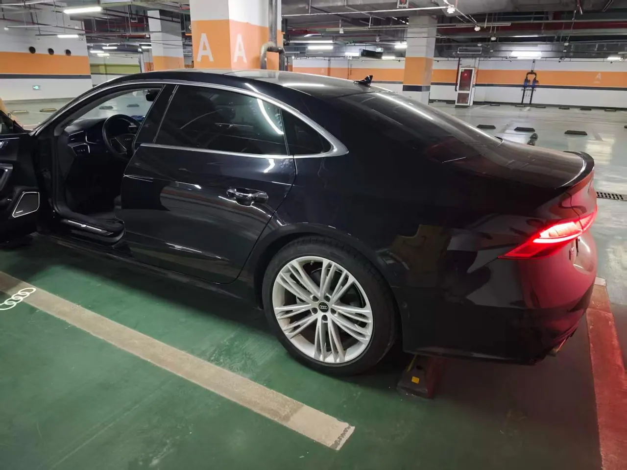 Audi 2024 A7L 2.0TFSI 45TFSI Quattro Luxury Automatic 5