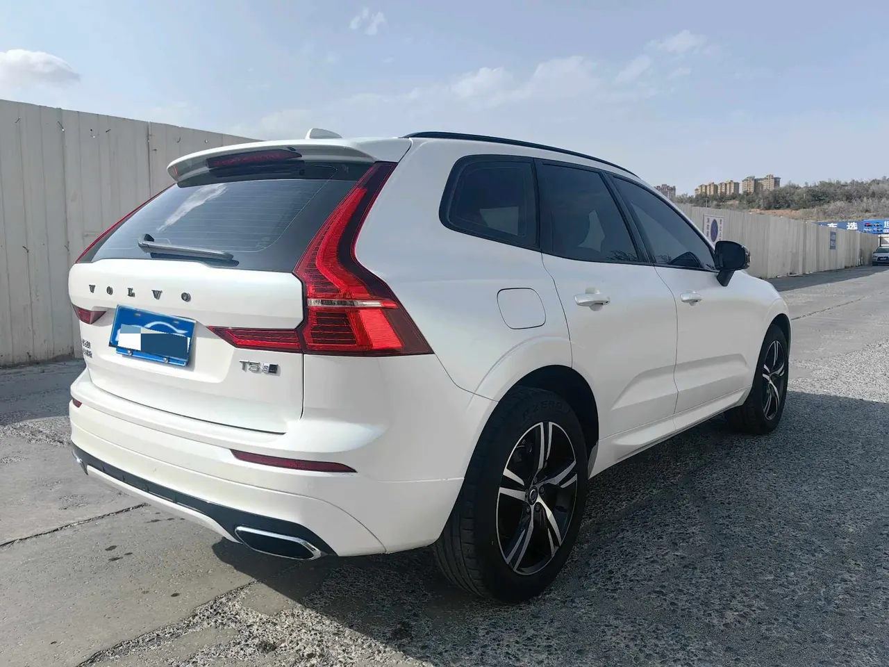 Volvo 2020 XC60 2.0T T5 4-wheel drive Zhiyuan Sports Edition Automatic Gear 4